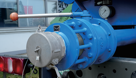 气力输送饲料车